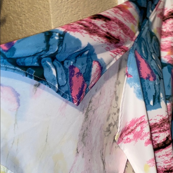 Women’s top - Picture 4 of 5